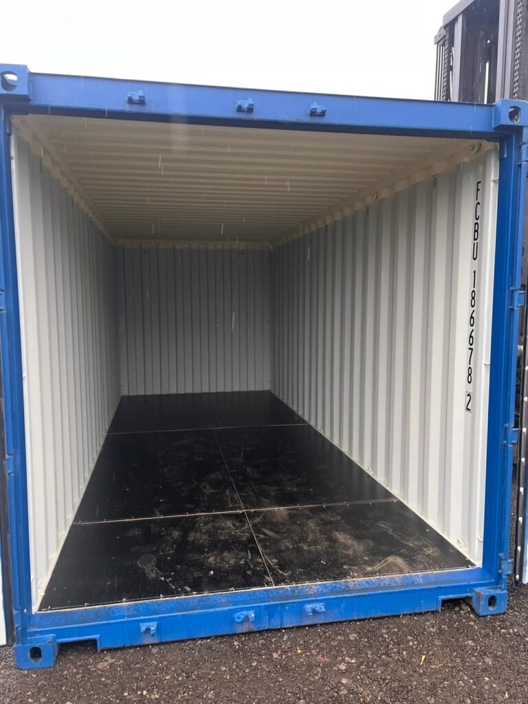 polyurethane spray foam ceiling in 20ft one trip shipping container