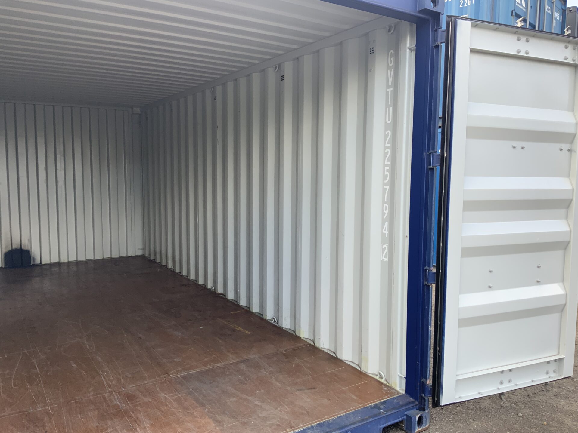 20ft container immaculate clean interior KNG72379