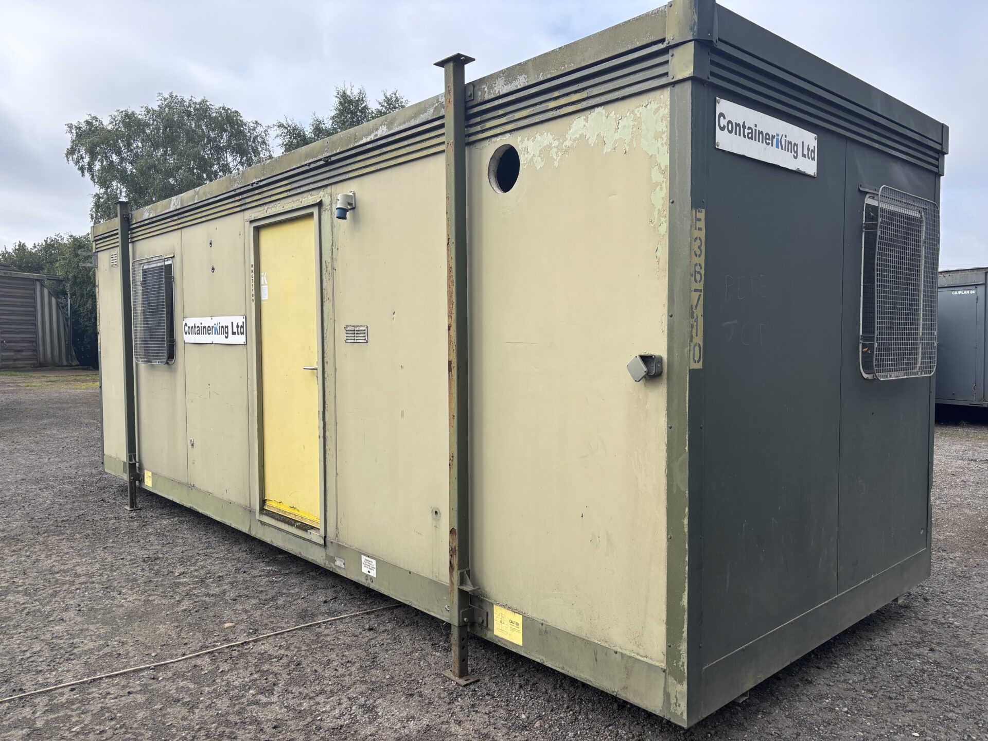 Used Elliott A21 portable building on jacklegs KNG71190